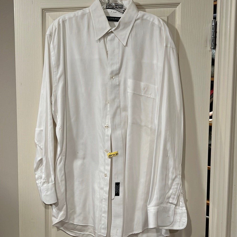 Very nice white mens dress shirt